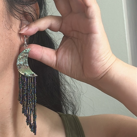 🖤NEW💕Handmade Abalone Shell and tassel earrings - Picture 2 of 10
